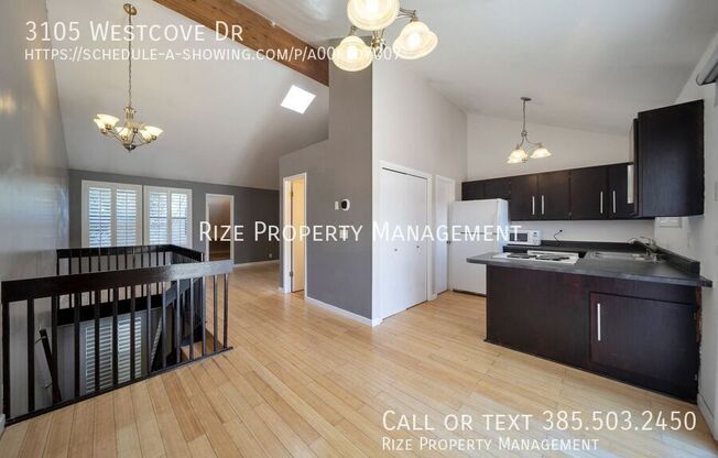 3105 WESTCOVE DR