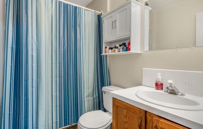 Studio, 1 bath, 300 sqft, $684, Unit 513 Center