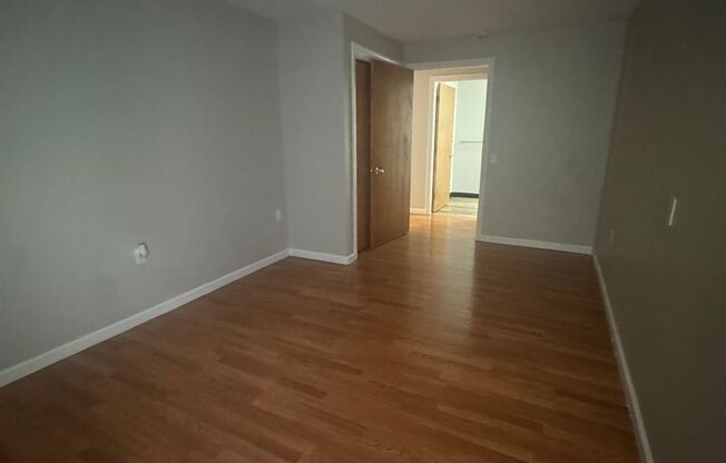 1 bed, 1 bath, $1,100, Unit 104