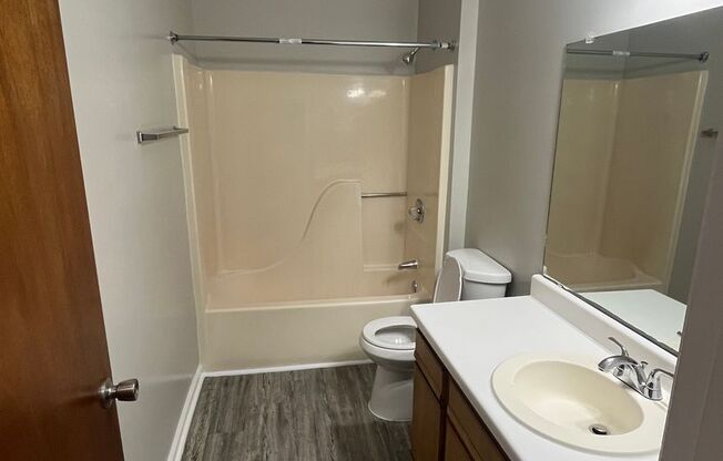 1 bed, 1 bath, $905, Unit 616 H