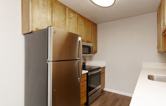 2 beds, 1 bath, 800 sqft, $2,295, Unit 14