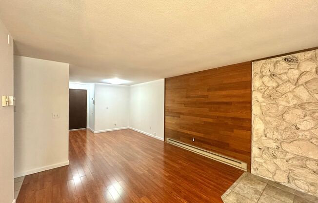 Beautiful Ground-Floor Condo Near Microsoft