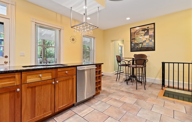 21 FAYETTE ST
