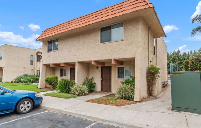 Completely Renovated 3 Bed/2.5 Ba Townhome in the Alvarado Plaza Complex