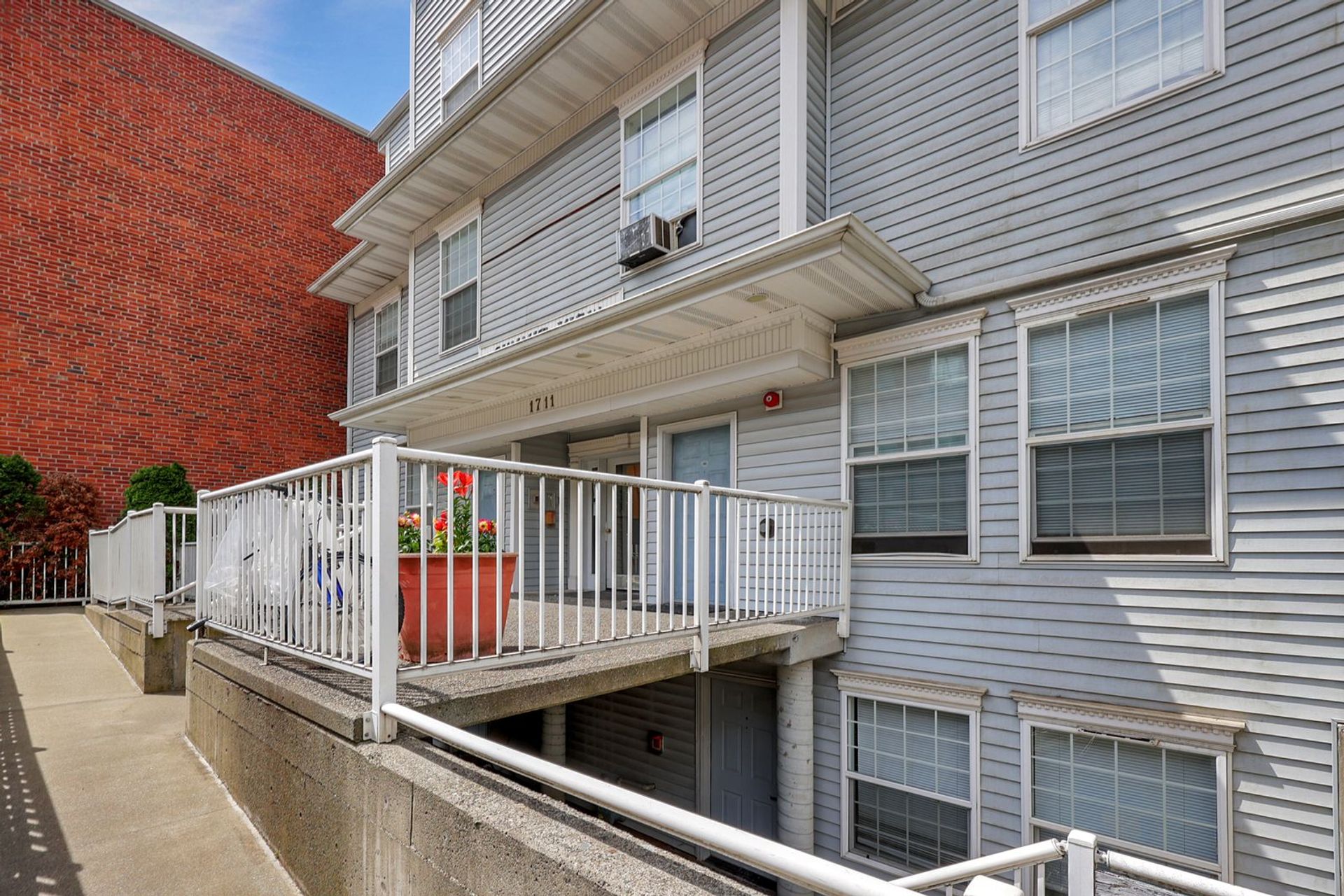 Summit View Apartments (120)