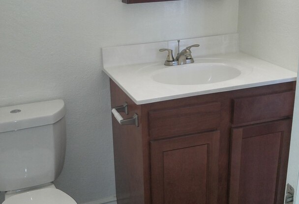 1 bed, 1 bath, 704 sqft, $1,400, Unit 244