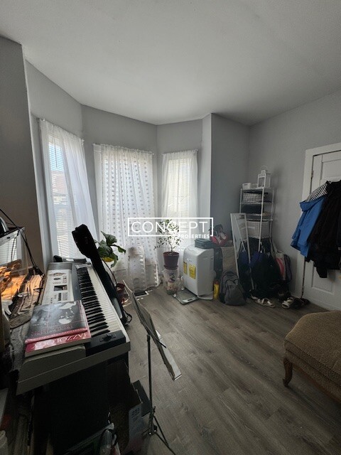 8 LANGDON ST