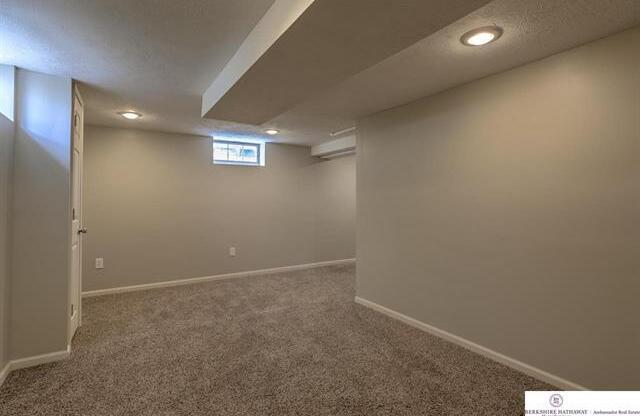 3 beds, 1 bath, $2,145