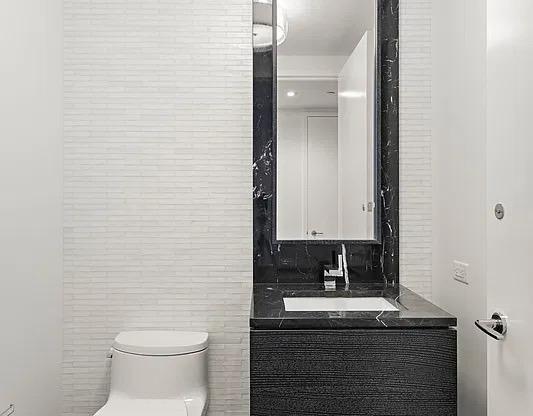 2 beds, 3.5 baths, 1,343 sqft, $11,500, Unit 17F