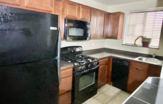59 RALSTON PL