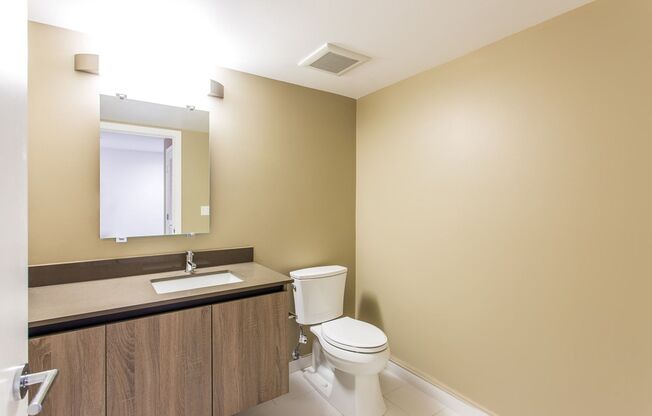 1 bed, 1.5 baths, 965 sqft, $3,300, Unit 1616 - 210