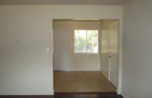 2 beds, 1 bath, 793 sqft, $1,700, Unit 8855