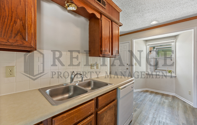 1753 WOODROW CT