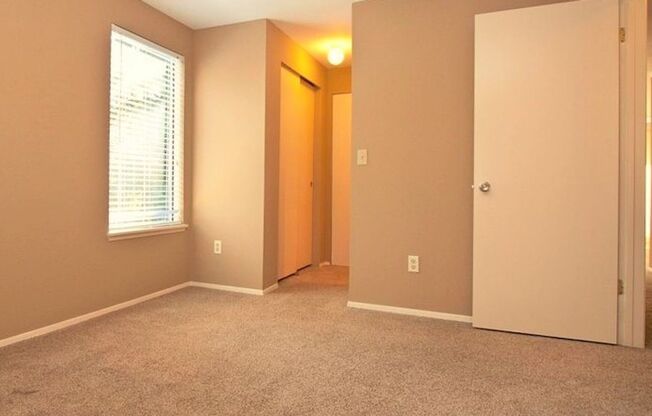 2-Bed, 2-Bath Ideally Located Redmond Condo w/ Private Balcony!