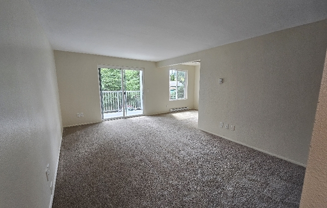 13716 15 AVE NE