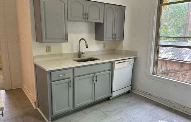 3 beds, 1.5 baths, $2,375, Unit 5806 Howe - 3