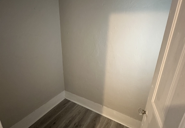 3295 W 54 ST