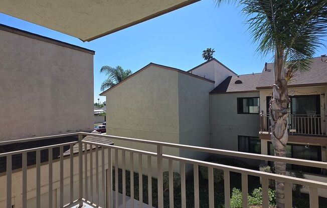 1 bed, 1 bath, 640 sqft, $1,995, Unit 648 - 71