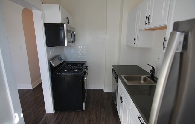 Studio, 1 bath, 470 sqft, $1,495, Unit 208