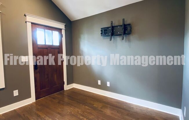 3 beds, 2.5 baths, $2,850, Unit A