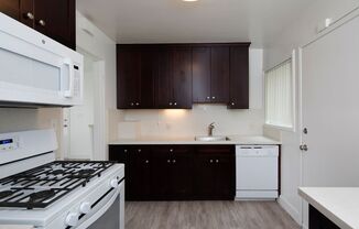 2 beds, 1 bath, $3,095, Unit 07