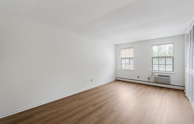 3 beds, 2 baths, 1,209 sqft, $2,330, Unit 115