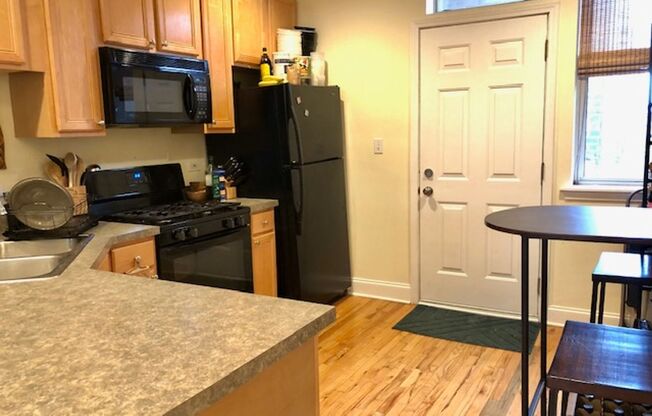 2 beds, 1 bath, $1,800