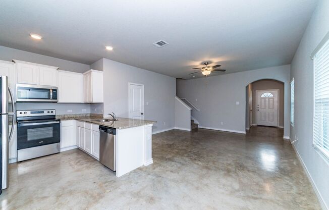 3 beds, 2.5 baths, $1,395, Unit Unit 1