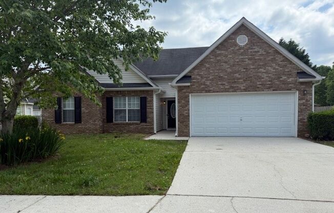 Beautifully Updated 3 BR / 2 BATH in Hampton!