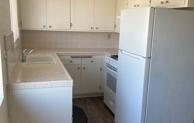 1 bed, 1 bath, 800 sqft, $2,600