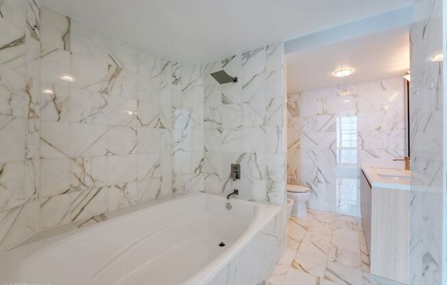 2 beds, 2 baths, $4,300, Unit unit 20H