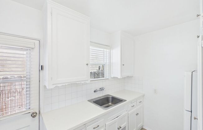 Coastal Living in the Heart of Coronado-1/2 Mile from the Beach