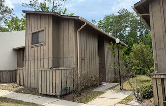 Charming 3 bed 3 bath townhome in the Orlando