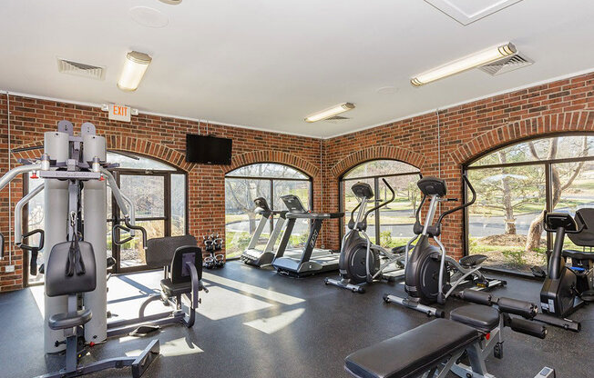 Fitness Center With Modern Equipment at Reflection Cove Apartments, Manchester