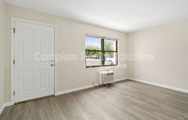 790 COUNTRY AIRE CT