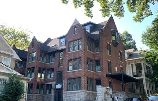 939 Piedmont Ave NE