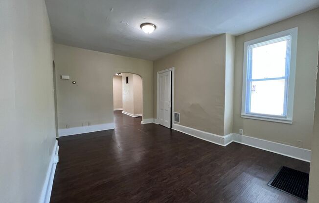 2 beds, 1 bath, $995