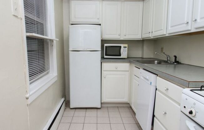 1 bed, 1 bath, $1,495, Unit #1R