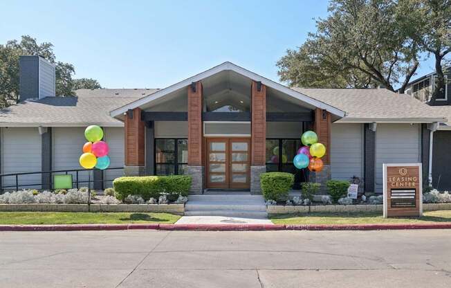 The Monet Apartments in Dallas, Texas Exterior