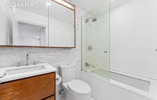 1 bed, 1 bath, 678 sqft, $4,600, Unit 8J