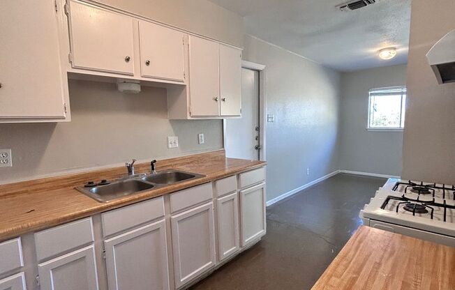 3 beds, 1 bath, $1,195