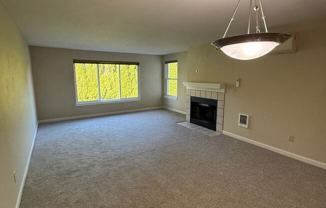 3 beds, 2 baths, $1,895, Unit Unit 45