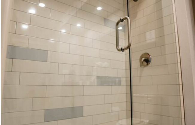 2 beds, 2 baths, 1,037 sqft, $1,225, Unit B-04/WHITE CABINET/ PARKING LOT VIEW