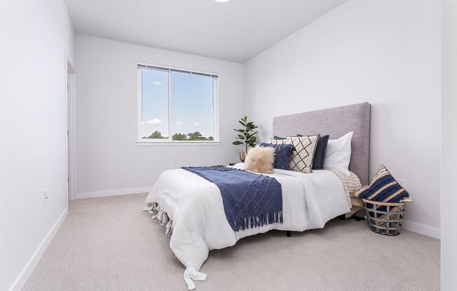 3 beds, 2 baths, 1,320 sqft, $2,695, Unit 606