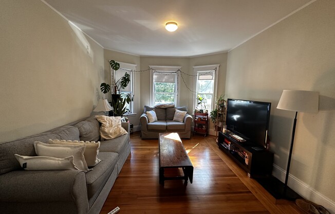17 HUNNEWELL AVE