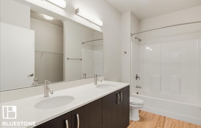 3 beds, 2 baths, 1,254 sqft, $2,100, Unit E336