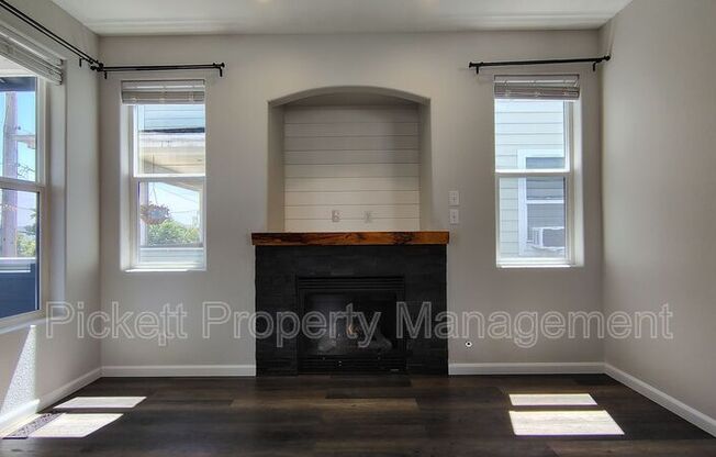147 N WYCOFF AVE
