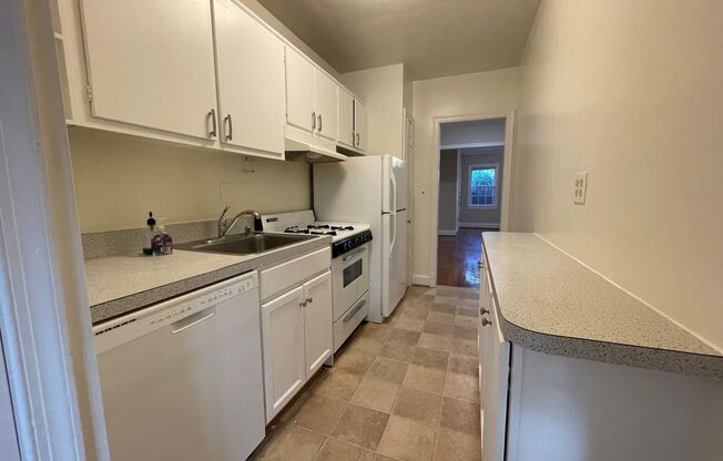 2 beds, 1 bath, 785 sqft, $2,540, Unit 1