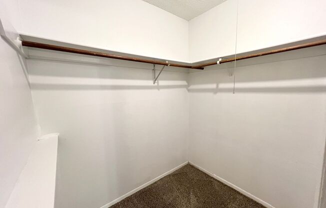 2 beds, 1 bath, 800 sqft, $980, Unit 395-08