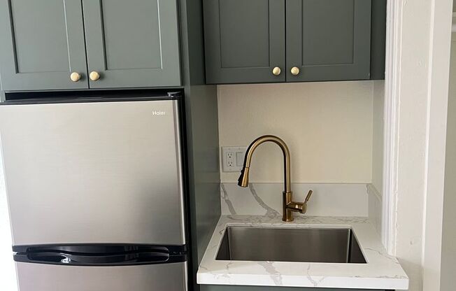 Studio, 1 bath, 166 sqft, $1,600, Unit 102